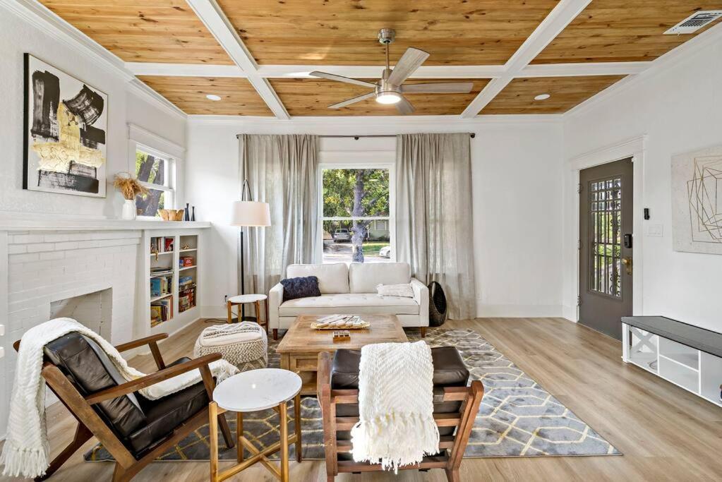 Urban Elegance Retreat Villa San Antonio Exterior foto